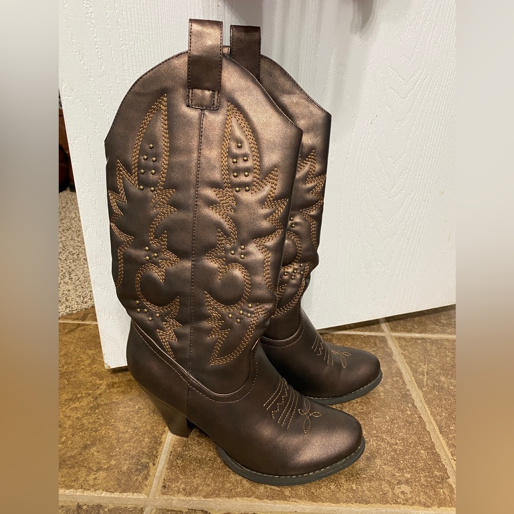 Bronze Heeled Cowboy Boots 10